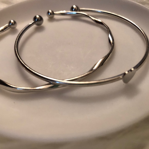 Two cuff bracelets, heart & twist - Picture 5 of 5